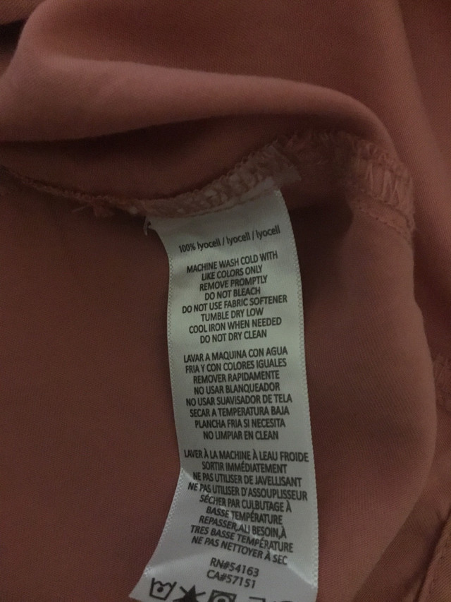 Calvin Klein shirt in Women's - Tops & Outerwear in Regina - Image 4