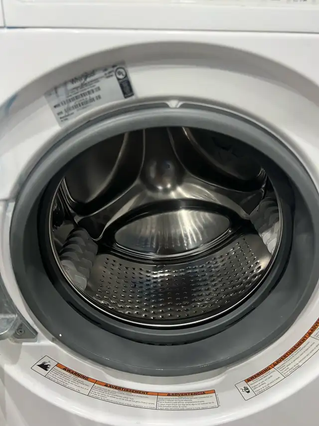 whirlpool 24 w front load washer ventless dryer set  in Washers & Dryers in Oakville / Halton Region - Image 5