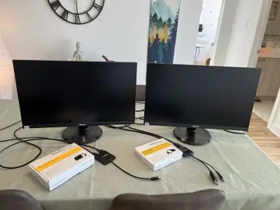 Moniteurs (2) clavier, câbles et chaise de bureau, View more