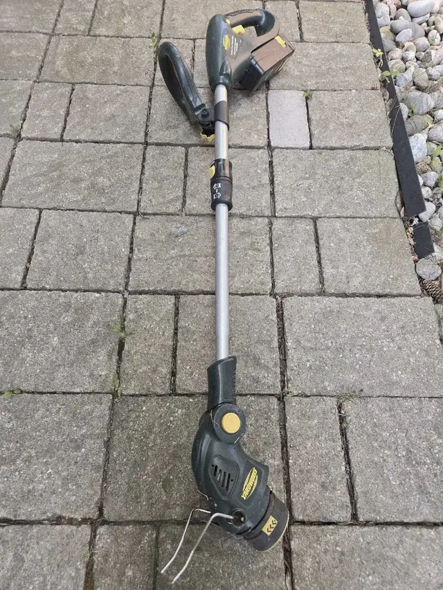 Yardworks Charger in Lawnmowers & Leaf Blowers in Markham / York Region - Image 5