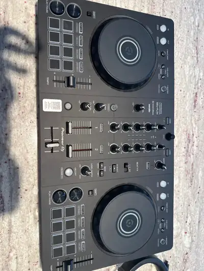 Pioneer DDJ-FLX4 And Pioneer DJ Headset, View more