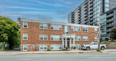 Charming 2 bedroom apartment offers plenty of space and comfort. With large rooms and a welcoming la...