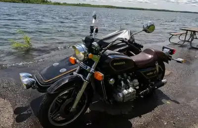 Freshened up like new and ready to go. With new tires and tuned delkevic carbon fiber exaust, the bi...