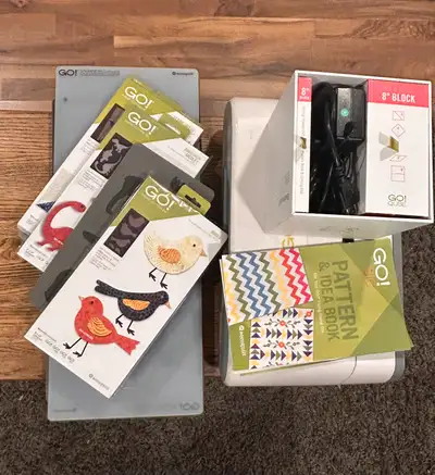 Go! Big Cutting Machine lightly used: $800 Jelly Roll Cutting Die: $60 Other Cutting Dies (Never/Lig...