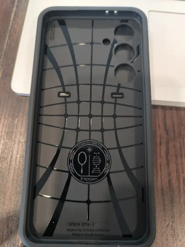 spigen cases for Samsung s24 FE in Cell Phone Accessories in St. Catharines - Image 4