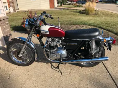 1977 Triumph Bonneville T140V for sale. Second owner, I purchased it in Saskatoon in 1985 with 2.2k...