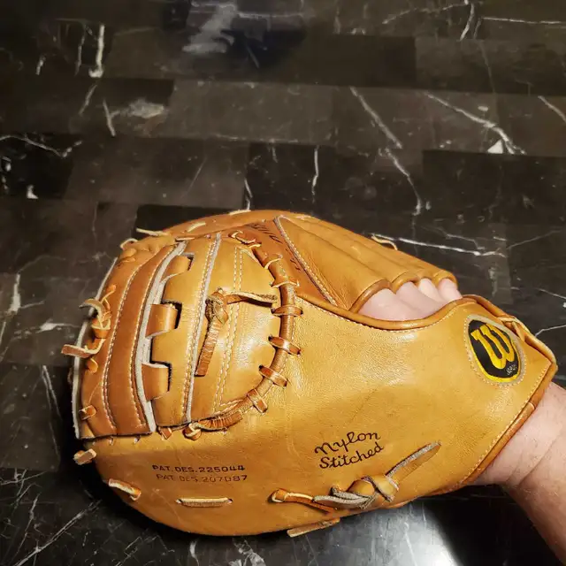 WILSON First Base Glove Baseball Glove in Baseball & Softball in Barrie - Image 3