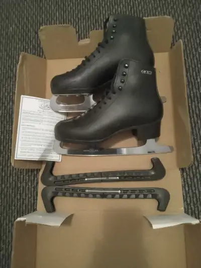 Patins tout neufs pointure 7.5, View more