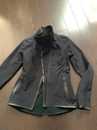 Lululemon shell jacket - size 6