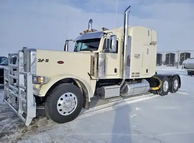 2016 peterbilt model 389, 500 Cummins X15, 18 Spd, 13200 Front, DSP41 Rears, 3.36 Ratio, Lockers, 26...
