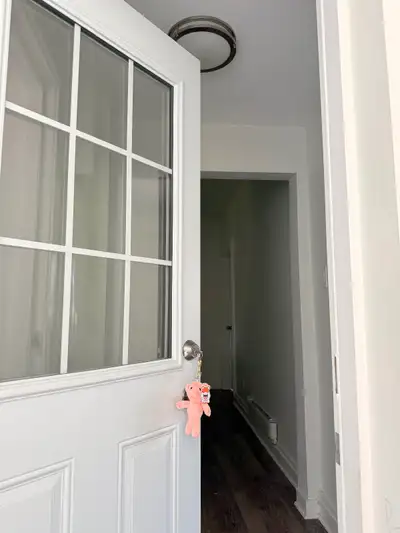 Hii, I am looking for a roommate (girl only) to share an apartment with 2 bedrooms and 1 bathroom in...