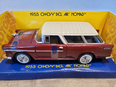 BNIB No. 68199 1:24 Diecast Motor Max 1955 Chevrolet Bel Air Nomad Burgandy Box is Rough