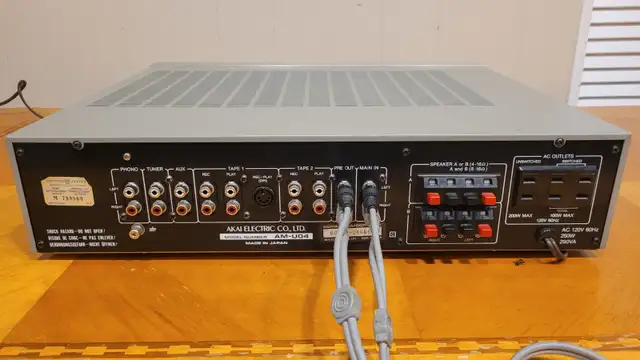 vintage akai AM-U04 amplifier in Stereo Systems & Home Theatre in Mississauga / Peel Region - Image 8