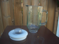 B & D glass blender container