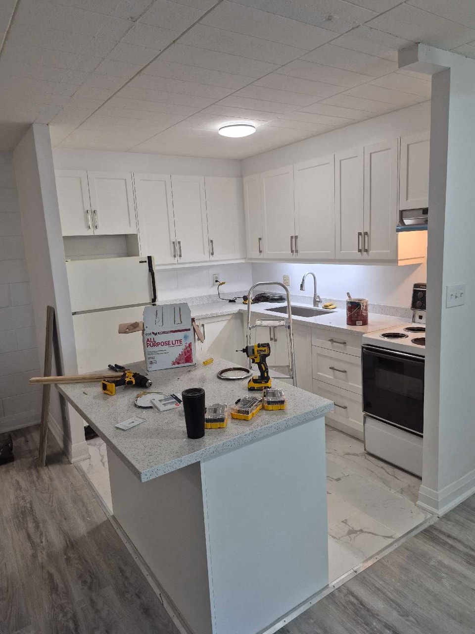 2 bedroom 1 bathroom  apartment 2