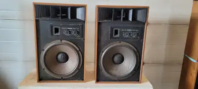 Realistic MACH ONE Speakers, View more