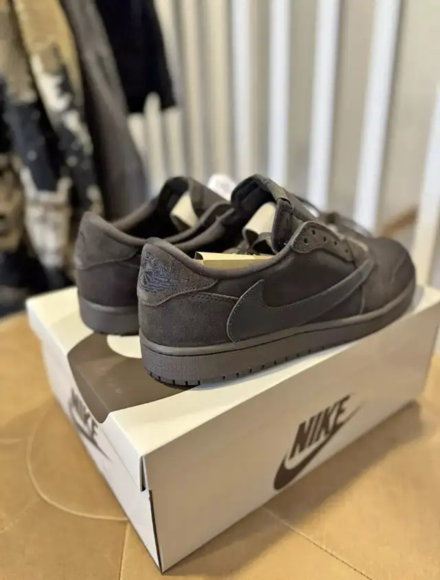 Jordan 1 Retro Low SP Travis Scott Velvet Brown  in Men's Shoes in Mississauga / Peel Region - Image 8