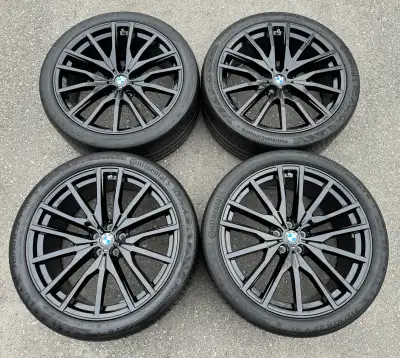 *4x BMW X5 2023 OEM 22 Inch Style 742M Staggered Gloss Black Rims Perfect Condition *Will fit X5 and...