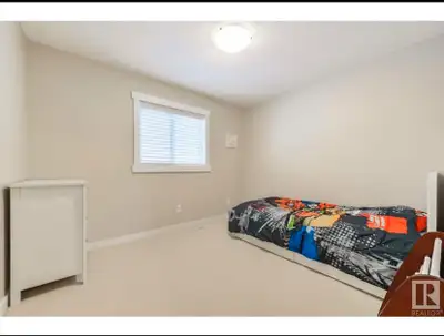 Room available for rent only for girls