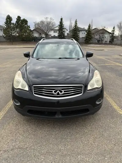 Selling my 2008 Infiniti EX35. It has a 3.5L v6 with plenty of power (297hp). The car runs well and...