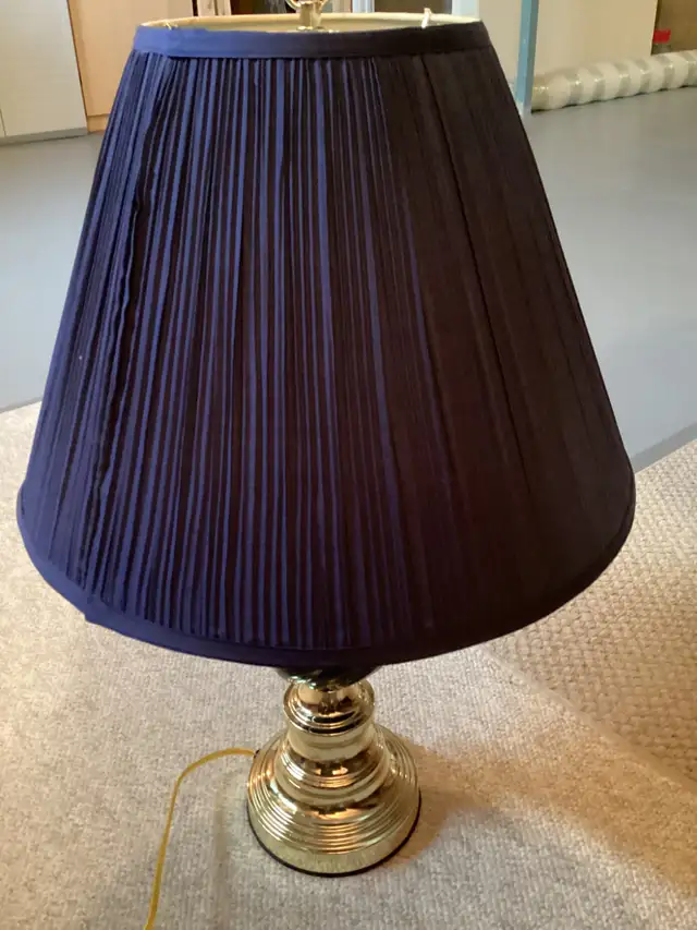 Touch Activated Trilight Table Lamp in Home Décor & Accents in Saskatoon - Image 6
