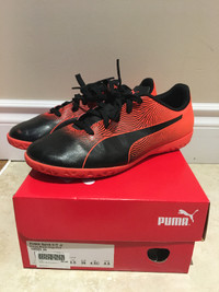 Puma Soccer Indoor Shoes - girls size 4.5