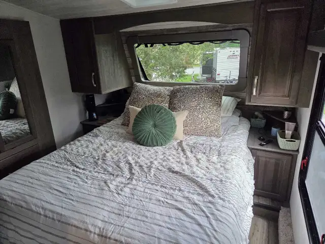 2022 Keystone Cougar 364BHL in RVs & Motorhomes in Kingston - Image 8