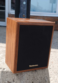 Technics Model SB-S17 Wood Finish Bookshelf Wall Mount Speakers