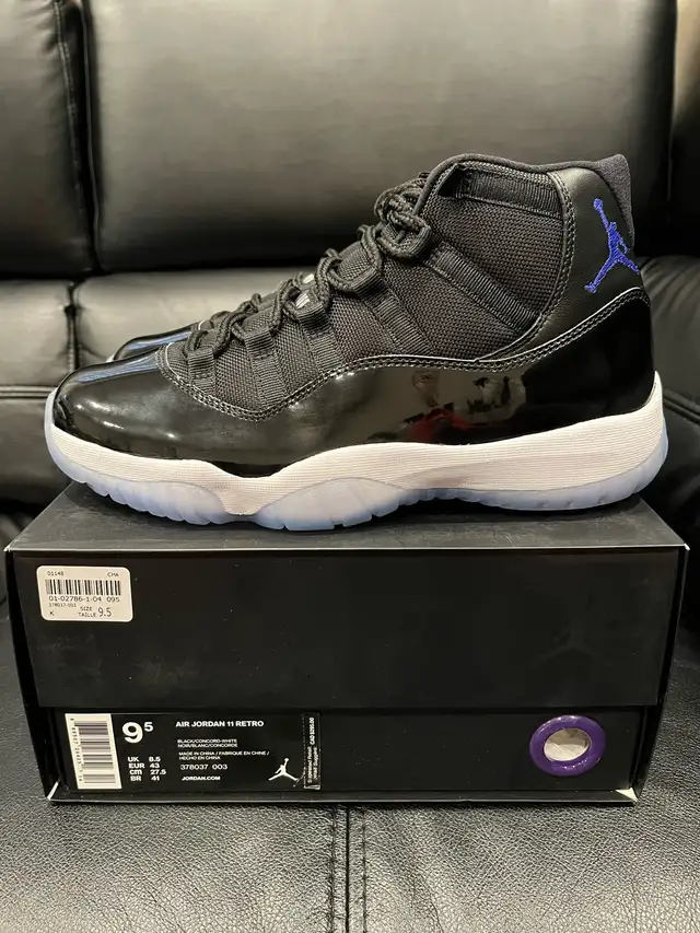 Air Jordan 11 Retro • Space Jam • Size 9.5 in Men's Shoes in City of Toronto - Image 2