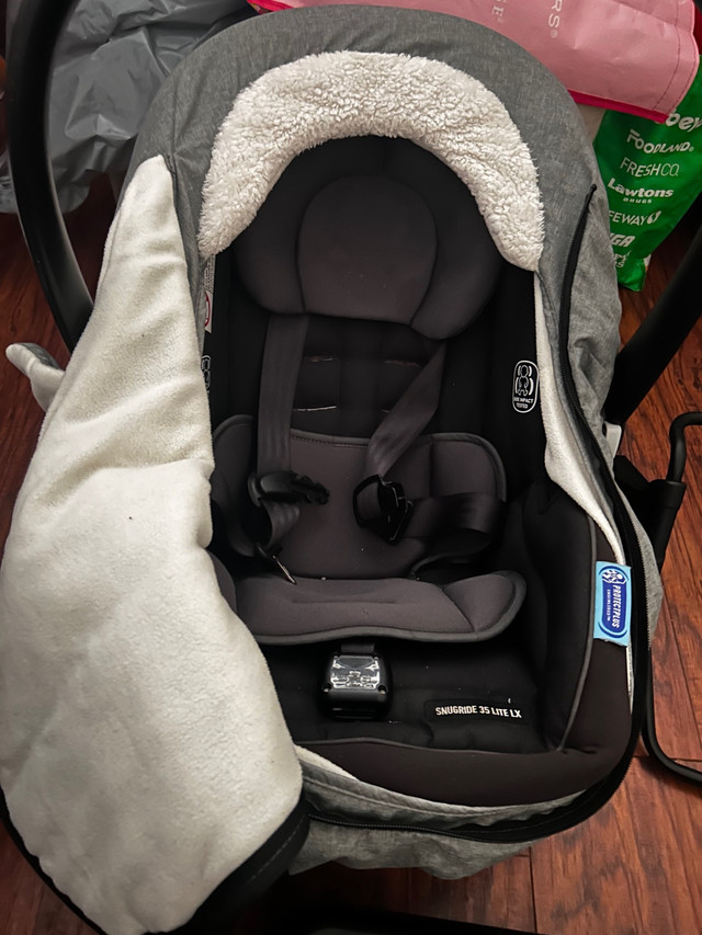 Graco car seat combo in Strollers, Carriers & Car Seats in City of Toronto - Image 2