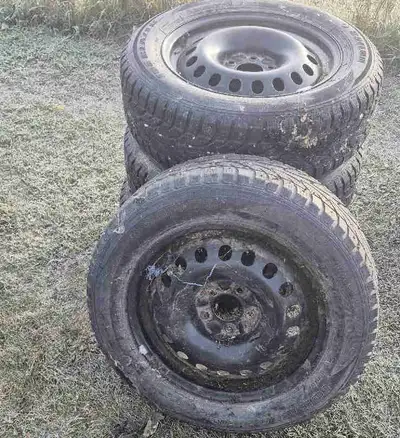 I'm selling a set of four winter tires with the size 225 60R17, these tires are used but still have...