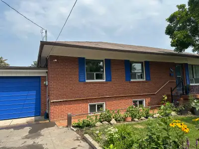 House for rent, main floor, 3 bedrooms, 2 washrooms, in Oakville, downtown, Kerr Village, Parking fo...