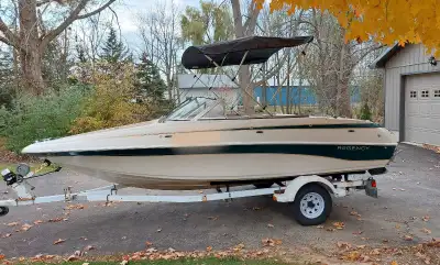 2000 Regency 18.5 foot Bowrider for sale. Excellent interior and runs great. Comes with Humminbird F...