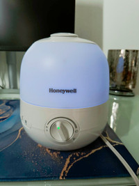 Honeywell Ultra Glow™ Ultrasonic Humidifier + Diffuser + Nightli