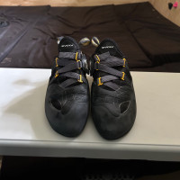 Evolv Shaman Pro climbing shoes (used 9.5M) 