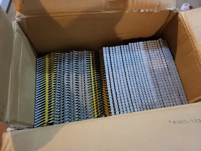 Framing Nails (2 boxes) in Hardware, Nails & Screws in Moncton - Image 5