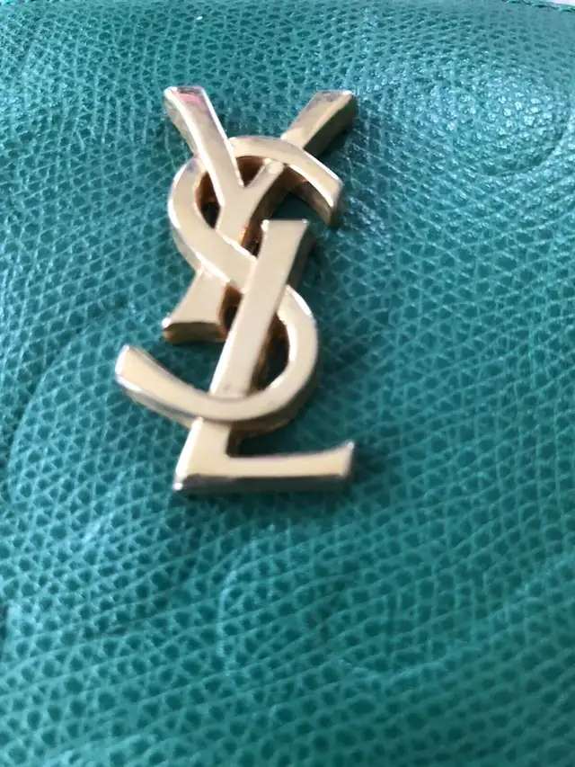 YSL Yves Saint Laurent Vintage Teal Arabesque Shoulder Bag in Women's - Bags & Wallets in Mississauga / Peel Region - Image 7