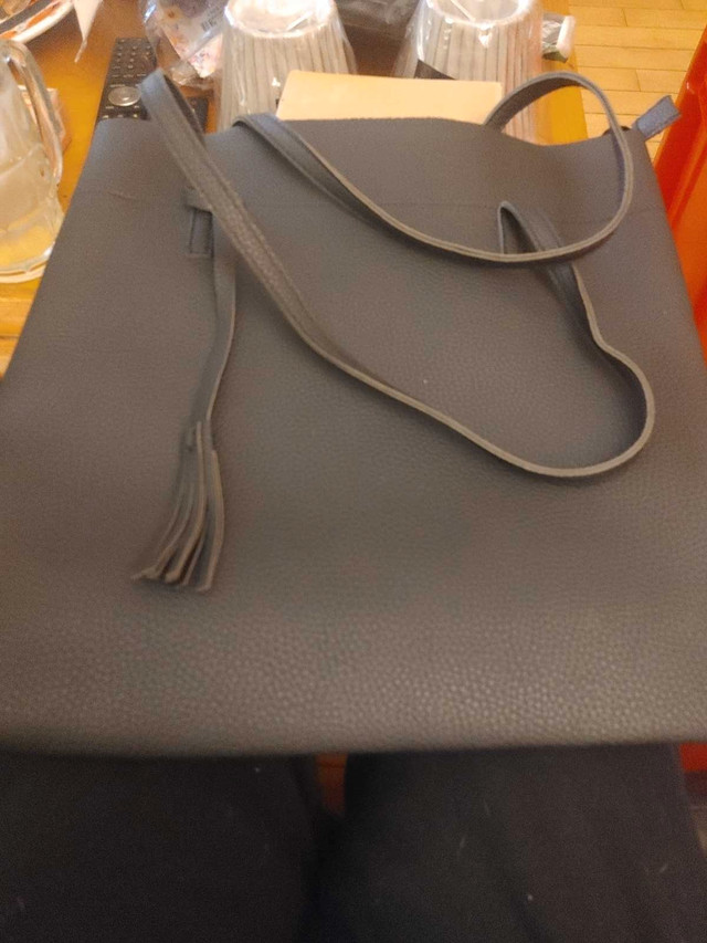 Bn plain black pleather purse in Women's - Bags & Wallets in Hamilton
