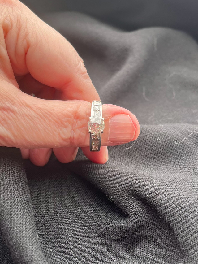 1.55ct natural diamond ring in Jewellery & Watches in Napanee - Image 2