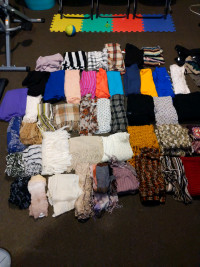 Collection de 45 foulards, 45 scarves collection 