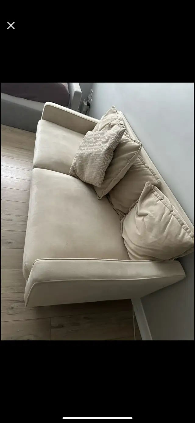 couch upholstered loveseat  in Couches & Futons in Kingston - Image 2