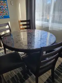 Round Dining Table with 5 Chairs