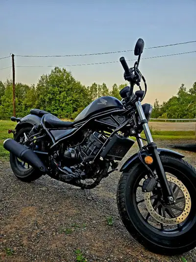 brand new less than 200km on bike.