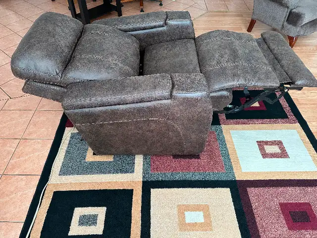 VALENCIA HOME THEATRE LUCCA FABRIC RECLINER MINT CONDITION63654760342657122