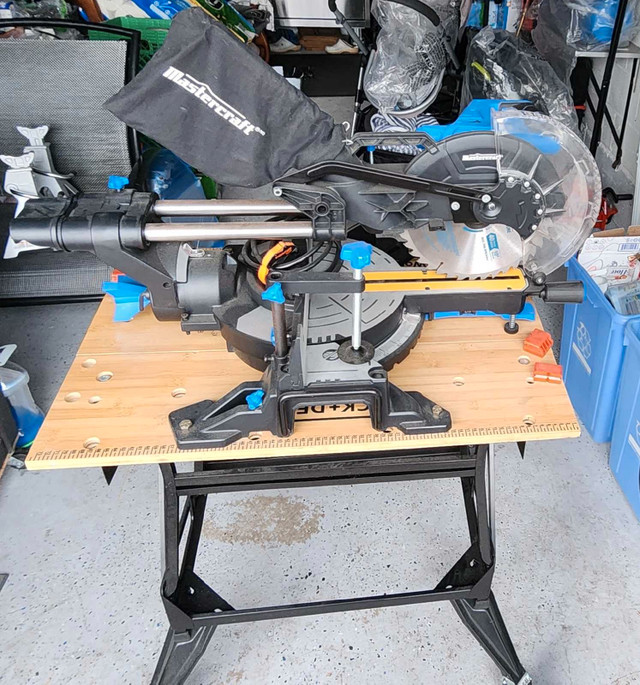 Mastercraft 15 AMP dual-bevel sliding mitre saw with laser,10inc in Other in Hamilton