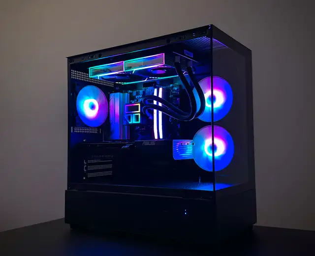 Custom Gaming PC - RTX 5070, Ryzen 5 9600x in Desktop Computers in Edmonton - Image 3