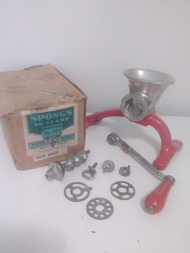 Vintage Meat/Sausage Mincer in Arts & Collectibles in Mississauga / Peel Region