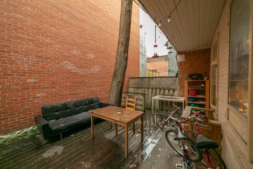 Affordable 4‑Bedroom in the Heart of Le Plateau Mont-Royal — photo 2