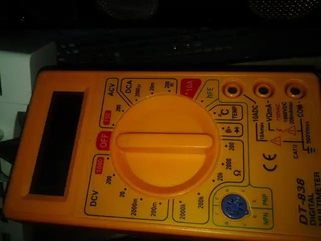 DT-838 Digital Multimeter Temperature Probe 750/1000V DC AC 900+ in Other in City of Montréal - Image 2