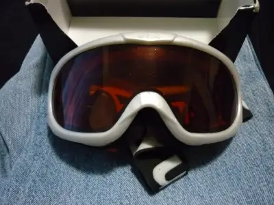 Ski pants & Goggles  (St Vital), View more